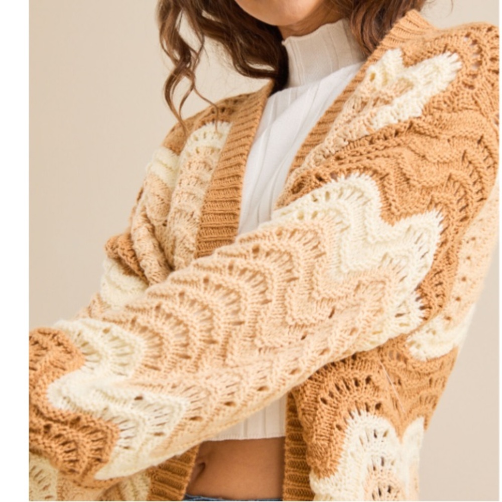 New Altar'd State cardigan large Tan and Cream Cable Knit - Picture 3 of 8